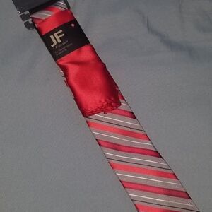 NWT Necktie and Pocket square set.